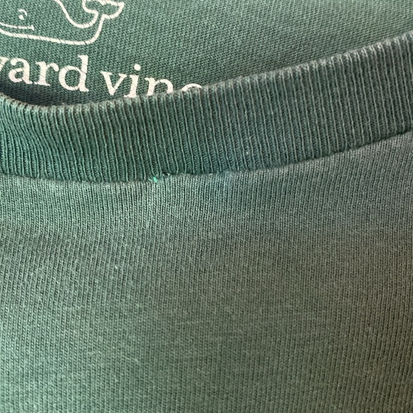 5/$25 Vineyard Vines long sleeve Tshirt, Golden Retriever print on whale - Picture 9 of 10